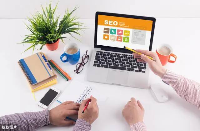 打开行李箱发现多了万元